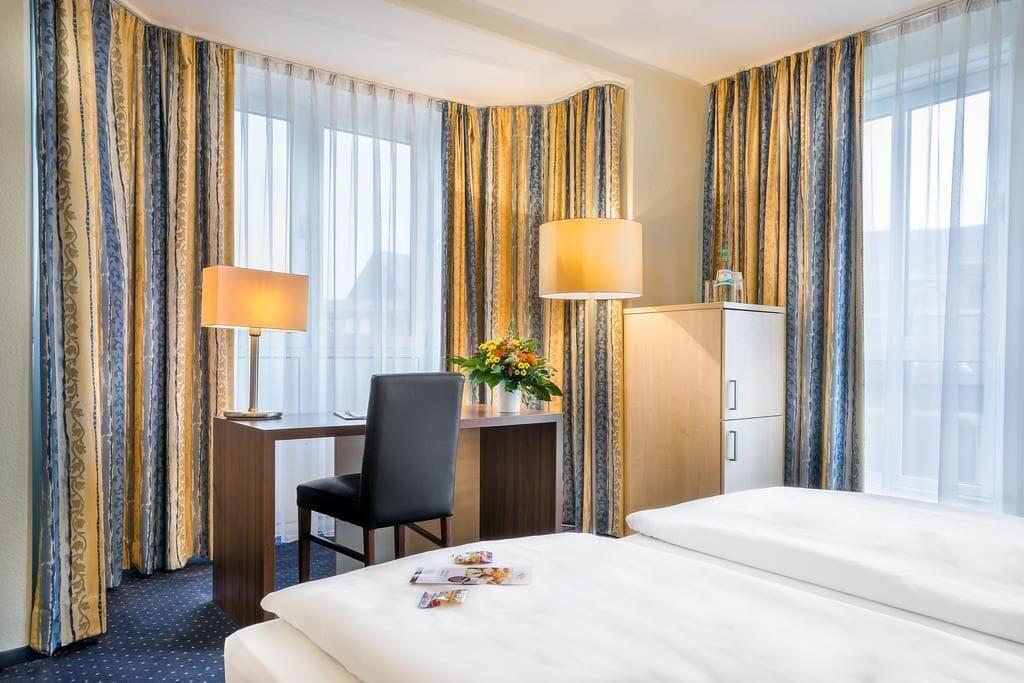 Hotel Mariella Kolonia Zewnętrze zdjęcie