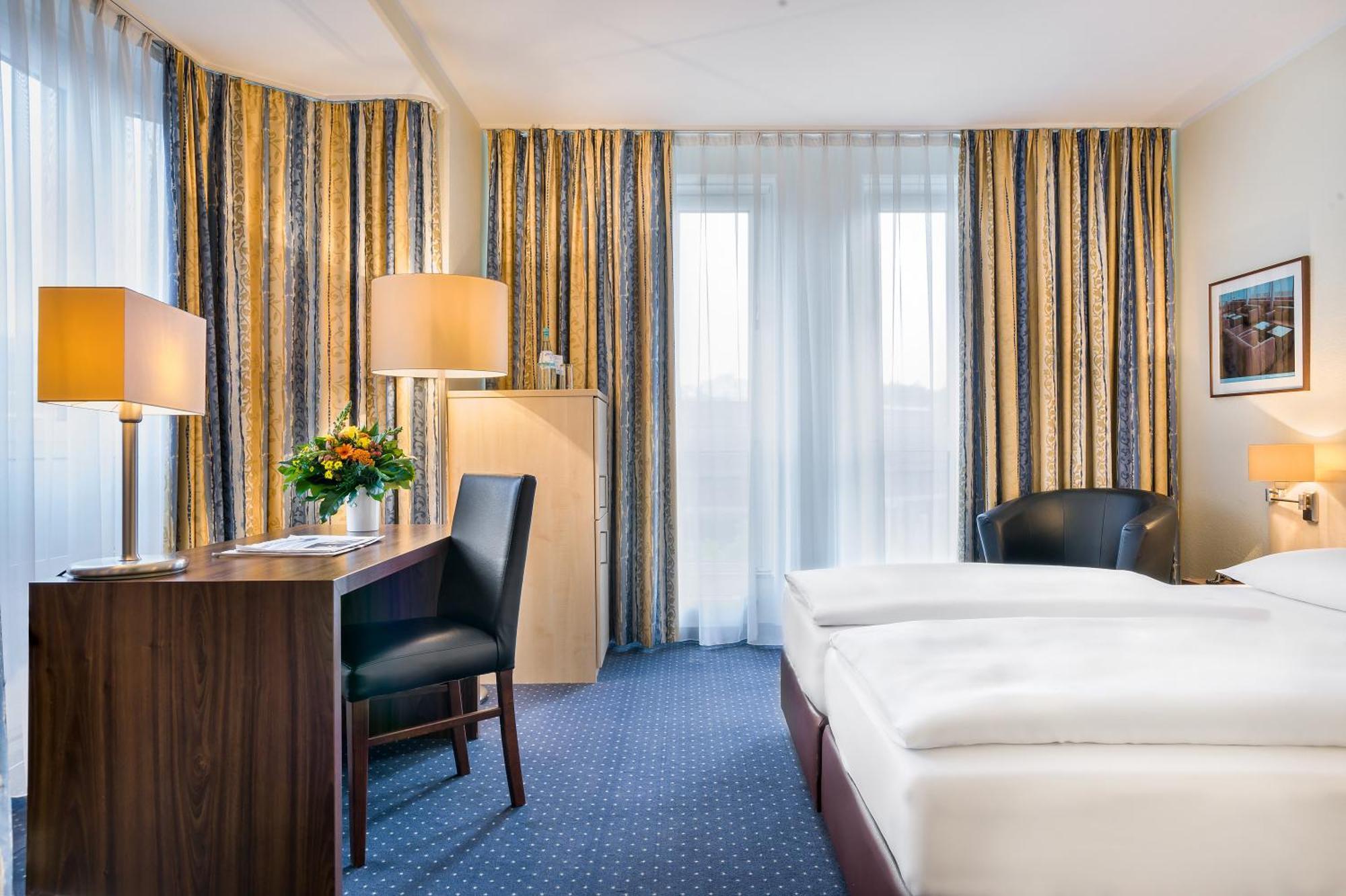 Hotel Mariella Kolonia Zewnętrze zdjęcie
