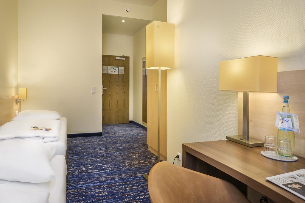 Hotel Mariella Kolonia Zewnętrze zdjęcie