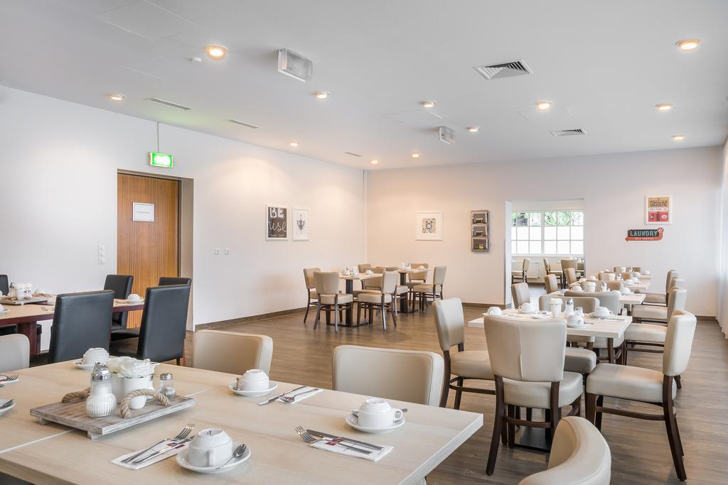 Hotel Mariella Kolonia Zewnętrze zdjęcie